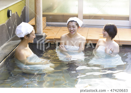 Young lady, outdoor bath, hot water, bath, hot spring, hot spring facilities, public bath, public bath, natural hot spring, super public bath 47420683