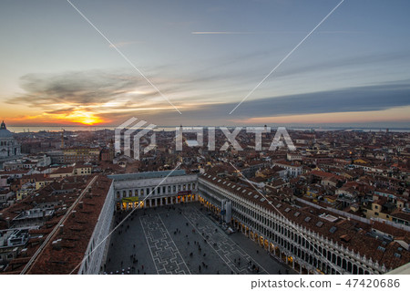 Evening view of the city of Venezia from the bell tower of Venice San Marco Square 47420686