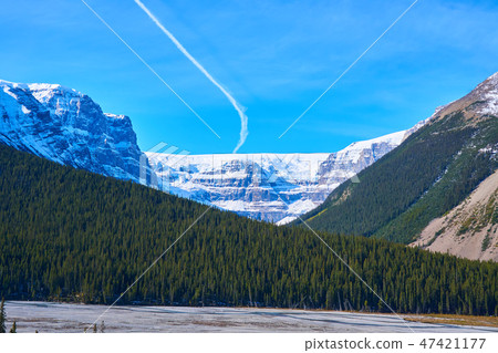 加拿大洛基史密斯冰川 47421177