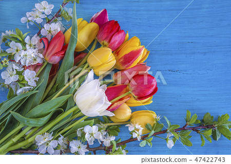 Beautiful spring flowers bouquet Beautiful spring flowers bouquet 47422743