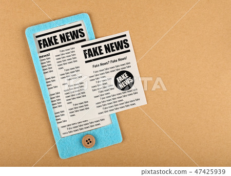 Felt craft smartphone with FAKE NEWS newspapers 47425939