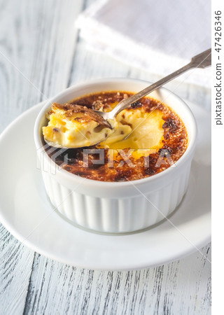 Creme brulee in the pot Creme brulee in the pot 47426346