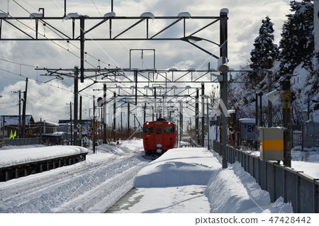 Donan Isasiri railroad winter Hakodate Kiha 40 snow orange Donan Isasiri railroad winter Hakodate Kiha 40 snow orange 47428442