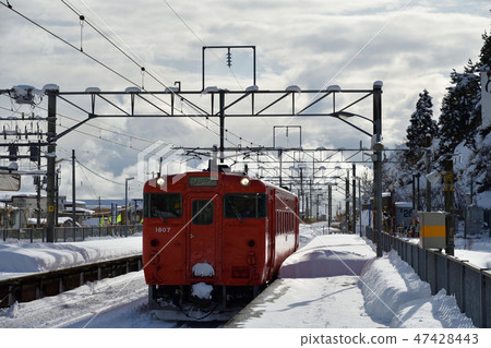 Donan Isasiri railroad winter Hakodate Kiha 40 snow orange Donan Isasiri railroad winter Hakodate Kiha 40 snow orange 47428443