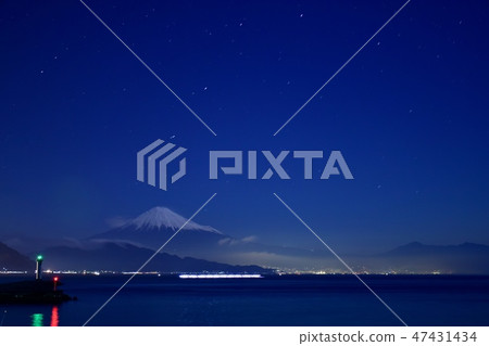 透明的夜晚〜夜晚晶瑩剔透 47431434