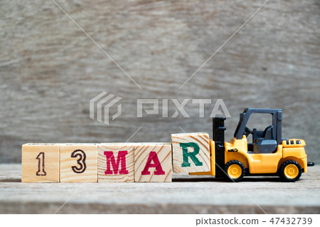Toy forklift hold block R to complete word 13mar Toy forklift hold block R to complete word 13mar 47432739