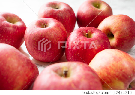 Apple Apple 47433716