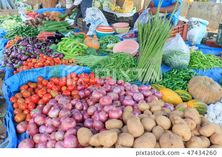 Outdoor grocery store in India _ roadside - Stock Photo [47434260] - PIXTA