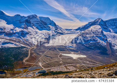 加拿大洛基阿薩巴斯卡冰川 47435384