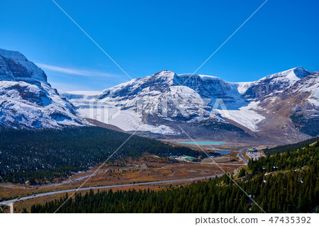 加拿大洛基阿薩巴斯卡冰川 47435392