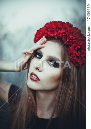 Portrait of beautiful sensual woman 47439489