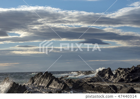 波浪濺起並濺起 波浪濺起並濺起 47440314