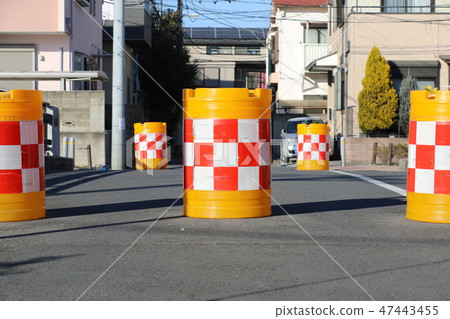 Passage-tight water tank 47443455