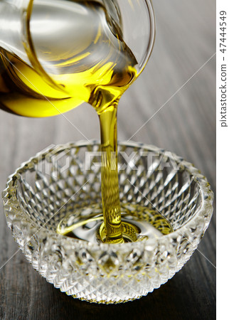 Olive oil  47444549
