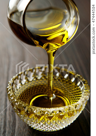 Olive oil Olive oil 47444584