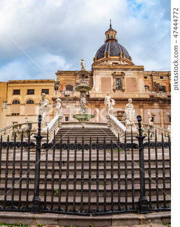 The Fountain of Shame and Marble Sculpture in Palermo's Piazza Pretoria 47444772