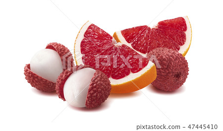 Grapefruit slices and lychee isolated on white  47445410