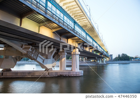 Moscow River, Luzhnetskaya Bridge.Moscow, Russia Moscow River, Luzhnetskaya Bridge.Moscow, Russia 47446350
