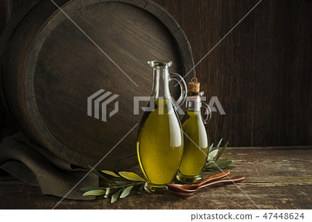 Olive oil Olive oil 47448624