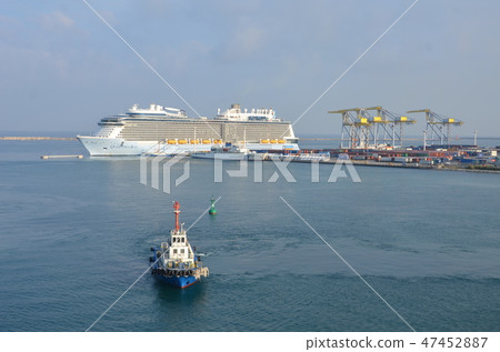 cruise 47452887