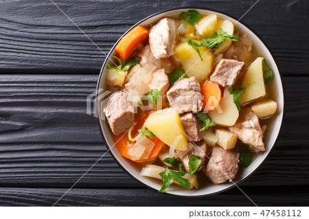 German stew Pihelsteiner with vegetables 47458112