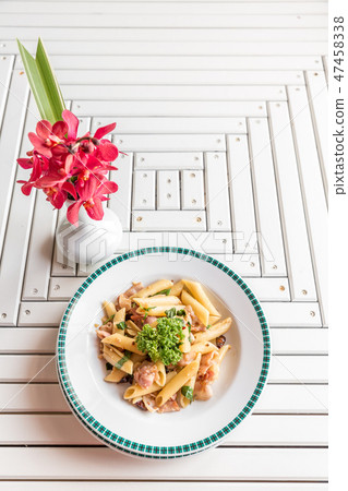 Bacon Aglio olio pasta 47458338