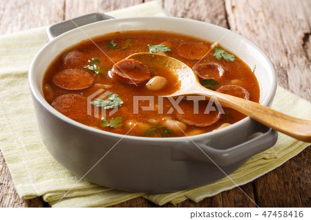 Breton beans with sausage in tomato sauce Breton beans with sausage in tomato sauce 47458416