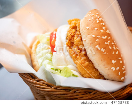 deep fried chicken burger 47458788