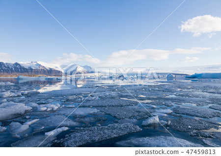 Beauty of winter season natural landscape  47459813