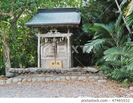 Tsukigaoka Shrine 47465032