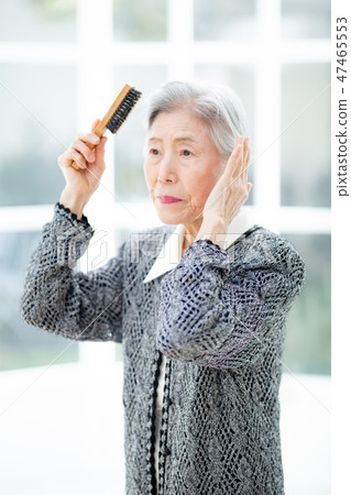 Senior beauty image 47465553