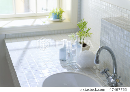 Washroom, no person, morning Washroom, no person, morning 47467763