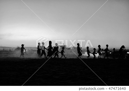 Playing Childrens 47471640