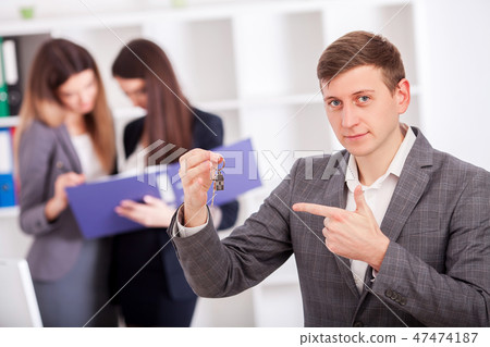 Young business team reading sticky notes on the work desk in office. Business, teamwork 47474187