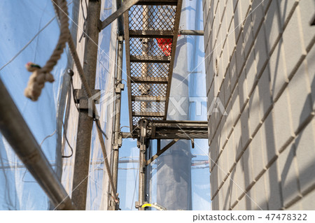 外牆塗料建築複雜腳手架 外牆塗料建築複雜腳手架 47478322