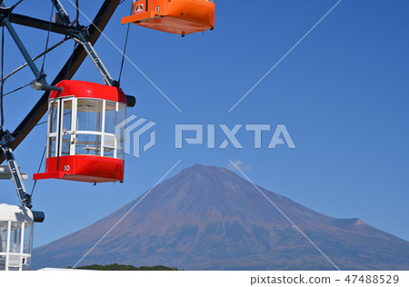 Ferris wheel and Mt. Fuji Ferris wheel and Mt. Fuji 47488529