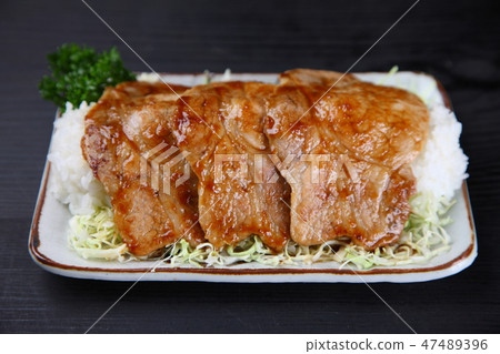 Pork loin meat with ginger roasted rice 47489396