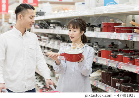 Home center couple shopping Home center couple shopping 47491925