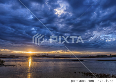 Yeongjongdo，Jung-gu，仁川，日出，多雲，多雲 47491978