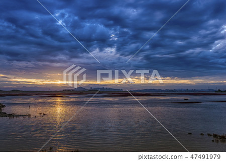 Yeongjongdo, Jung-gu, Incheon, Sunrise, Cloudy, Cloudy Yeongjongdo, Jung-gu, Incheon, Sunrise, Cloudy, Cloudy 47491979