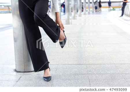 office women get hurt from shoes hurting painful office women get hurt from shoes hurting painful 47493099