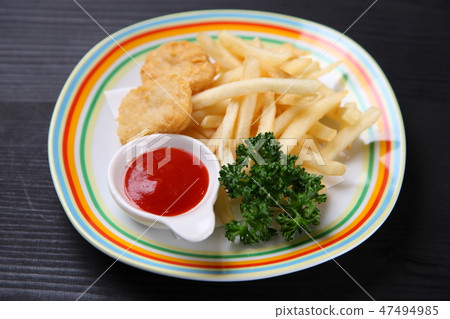 炸土豆和雞塊 炸土豆和雞塊 47494985