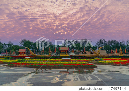 Suphan Swan Royal Throne Boat in sunrise 47497144