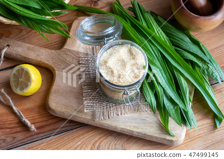 Preparation of ribwort plantain syrup for cough Preparation of ribwort plantain syrup for cough 47499145