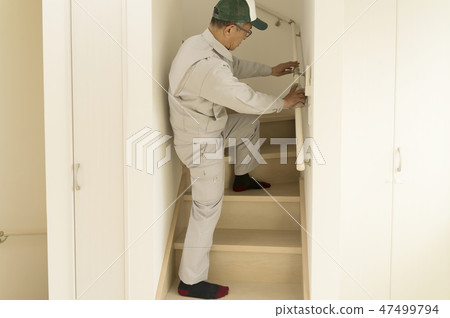 House cleaning Cleaning house staircase House cleaning Cleaning house staircase 47499794