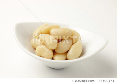 Boiled white beans Boiled white beans 47500573