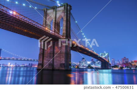 beautiful brooklyn bridge at night. 47500631