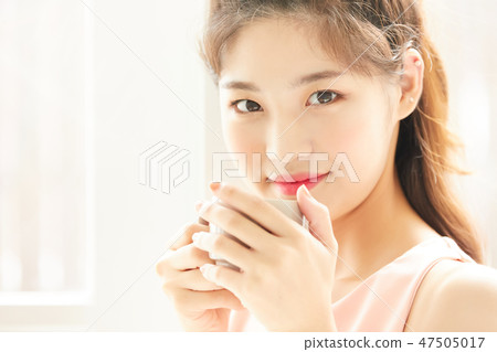 Women beauty 47505017