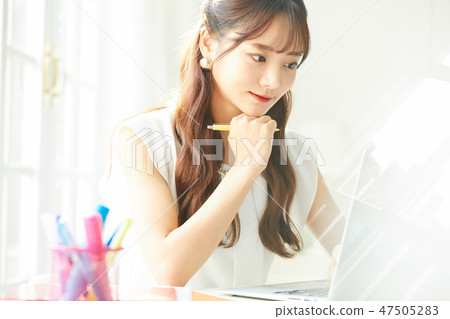 Female Lifestyle Business 47505283