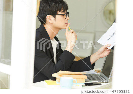 Male lifestyle 47505321